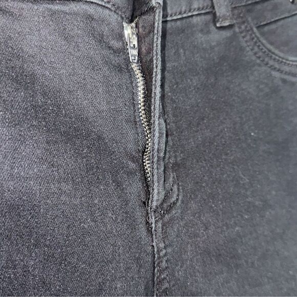 Chico’s 0 S 4 Black Crop So Slimming 24” Studded Pocket Details Jeans - Picture 9 of 12